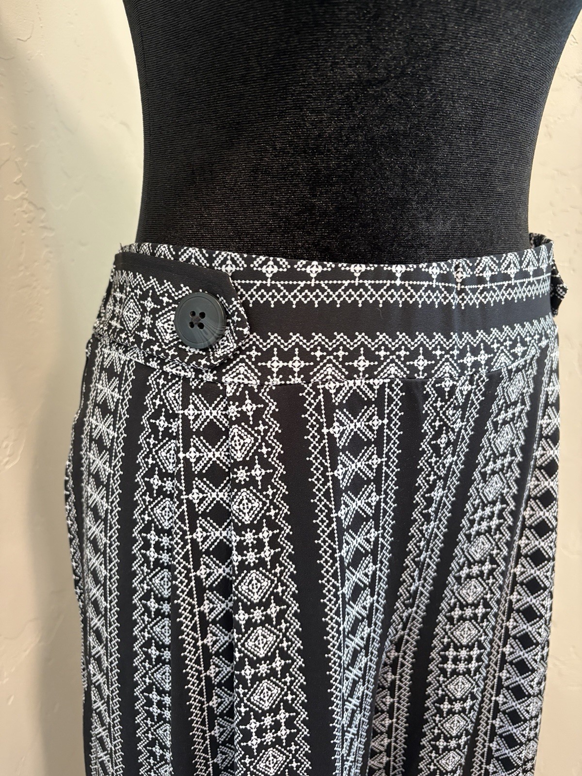 Robert Louis Women’s Black White Geometric Flat Front Wide-Leg Pants L