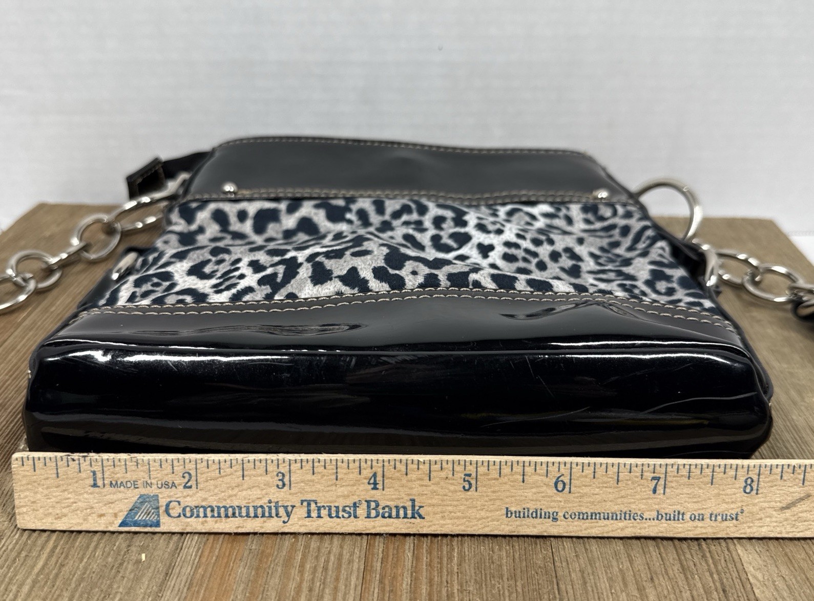 Chaps Salerno Leopard Print Crossbody Bag Vegan Patent Black Strap/Chain, Read.