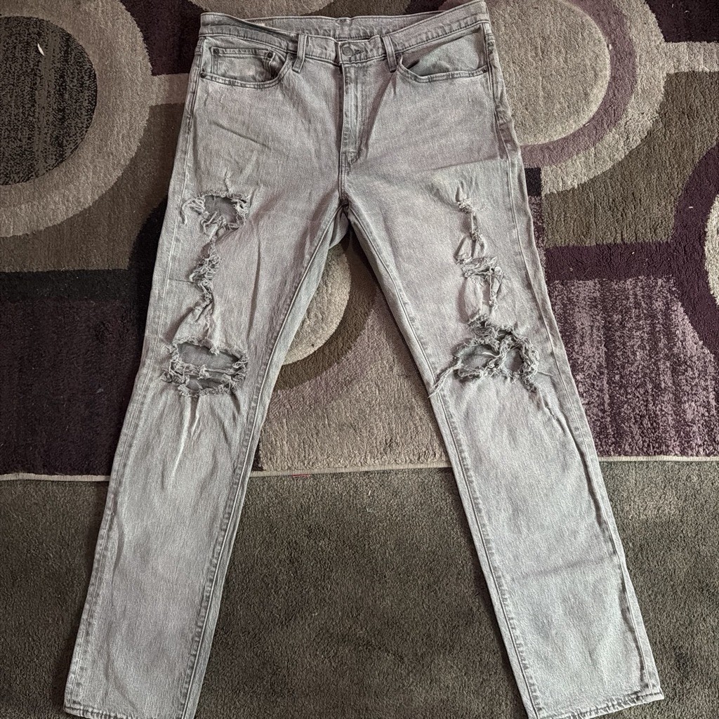 Levi’s Men’s Gray Slim Fit Jeans Mid Rise Light Wash Distressed Denim 5-Pocket