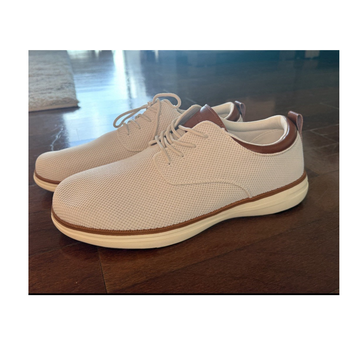 VILOCY NEW Men’s Lightweight Mesh Sneakers White Brown Lace Up US Size 11