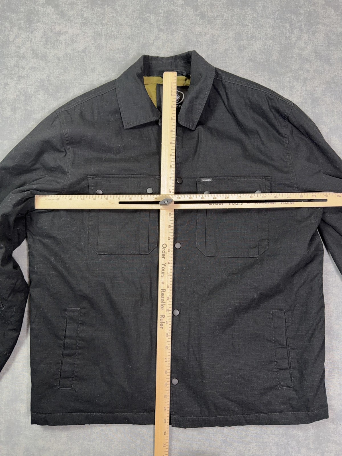 Volcom Jacket Mens Large Black Quilted Canvas Snap Front Pockets Lined Warm
