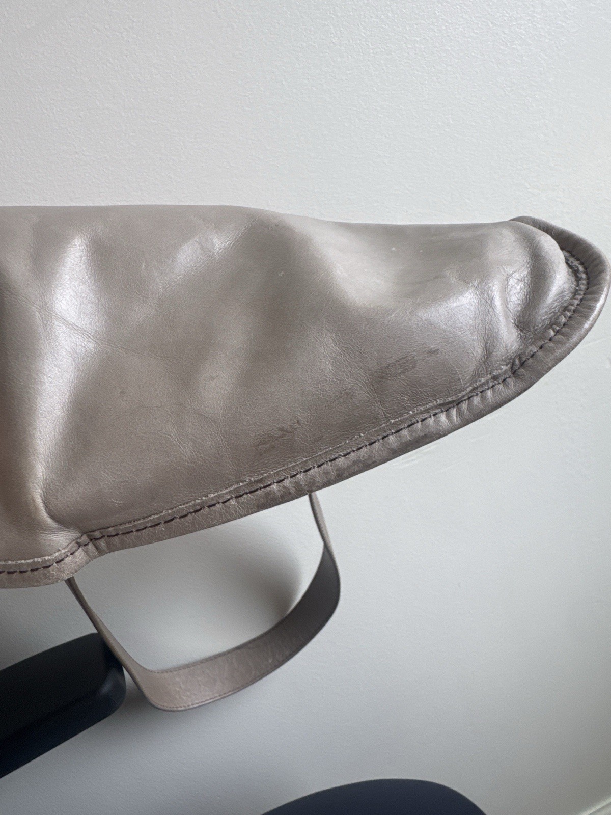 HOBO Genuine Leather Small Shoulder Bag Taupe Gray Brass Ring Slouchy Purse