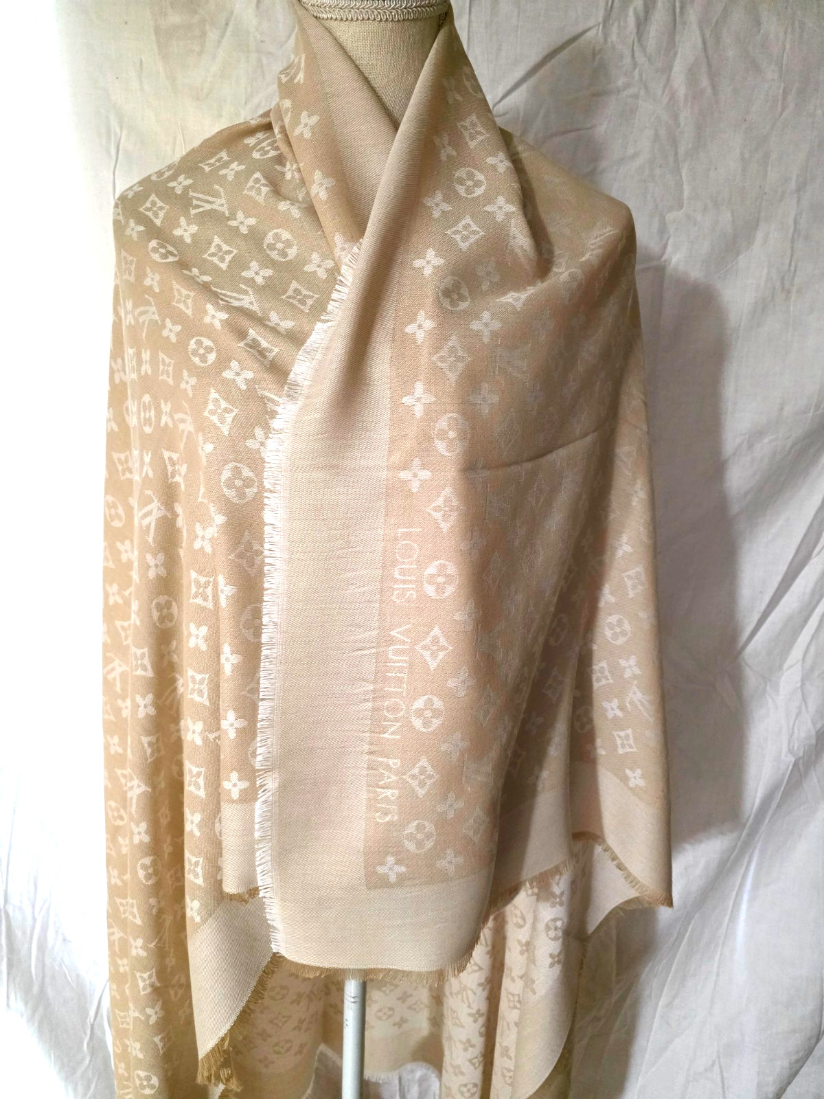 100% Authentic Louis Vuitton Scarf Shawl Stole 60%Silk 40%Wool RoylBlue PreOwned