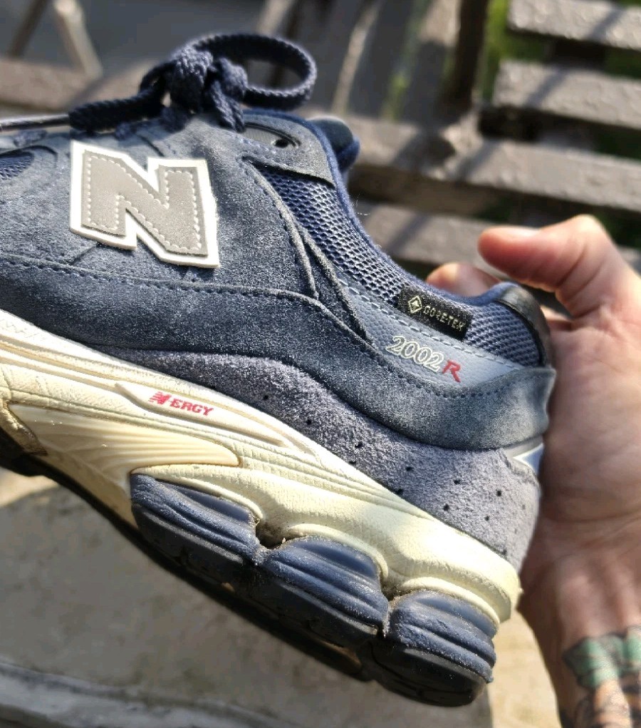 New Balance 2002R GORE-TEX Vintage Indigo Sz 9 Pre Owned Outdoor Streetwear Hike