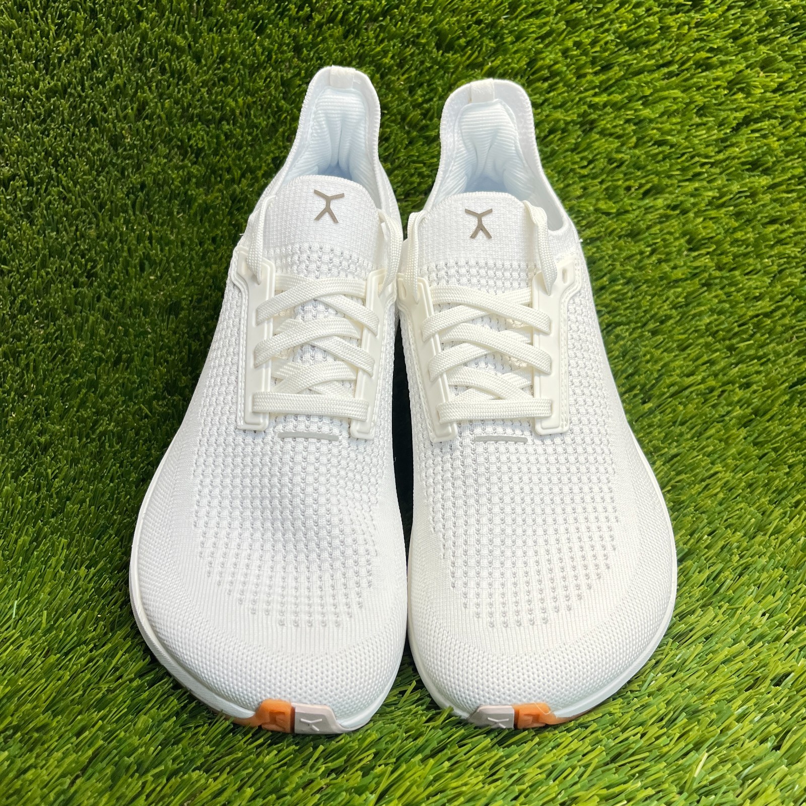 Flux Adapt Runner White Gum Mens Size 8 Womens Size 9.5 Running Athletic Shoes
