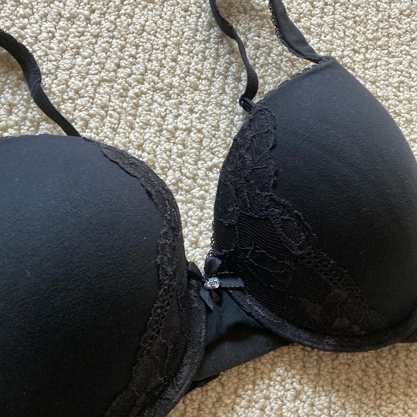 Victoria’s Secret Body by Victoria Perfect Shape Black Bra Soft 32DD VEUC