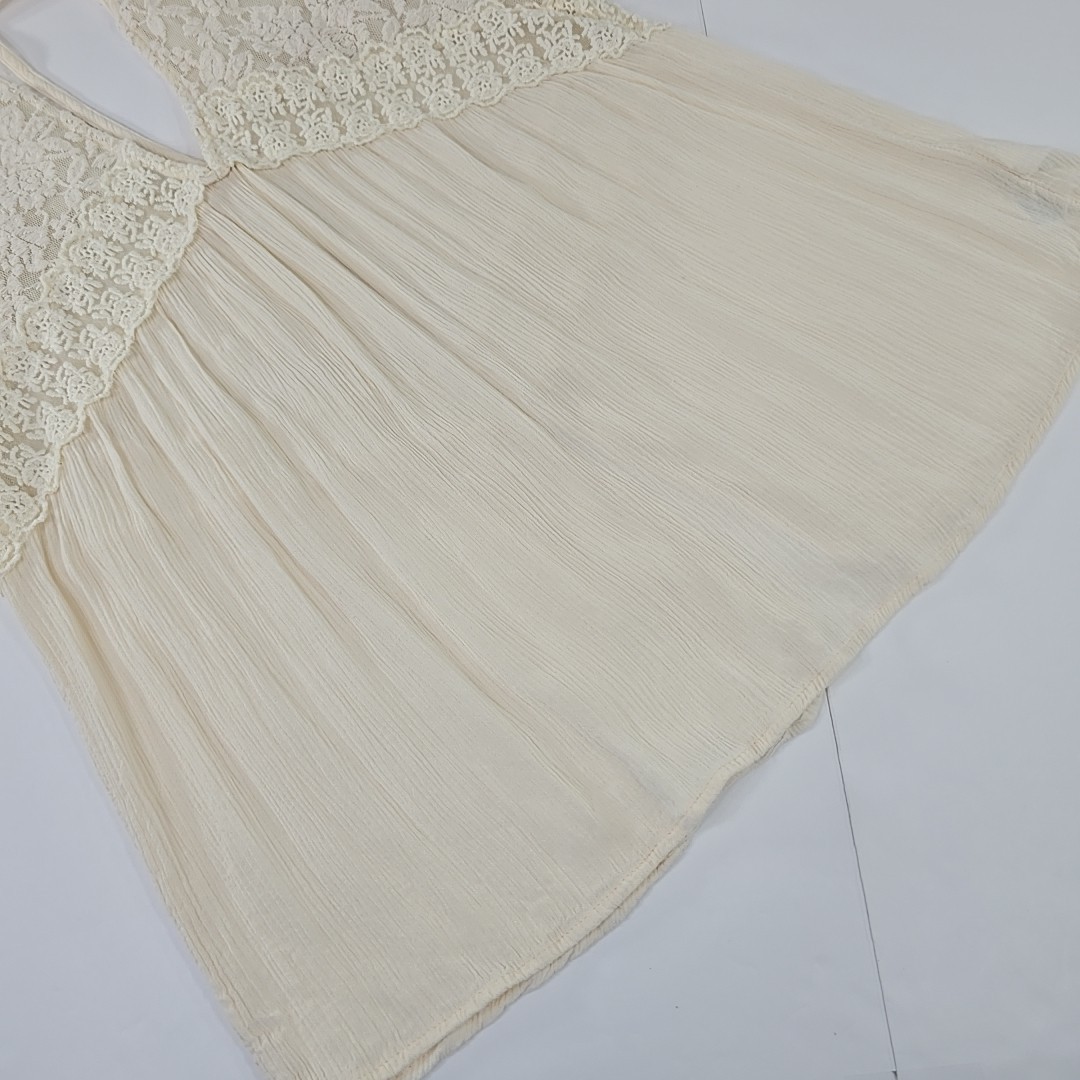 AMERICAN EAGLE BLOUSE WOMEN’S SIZE SMALL SHEER LACE TOP IN CREAM COLOR *STAIN*..