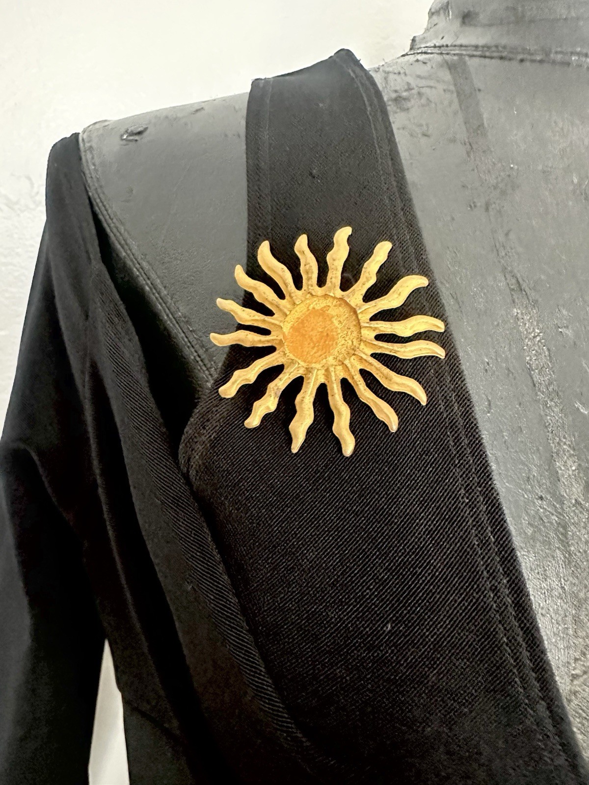 Vintage Black Open Shoulder Dress Gold Sun Brooch Bodycon Cocktail Party Midi