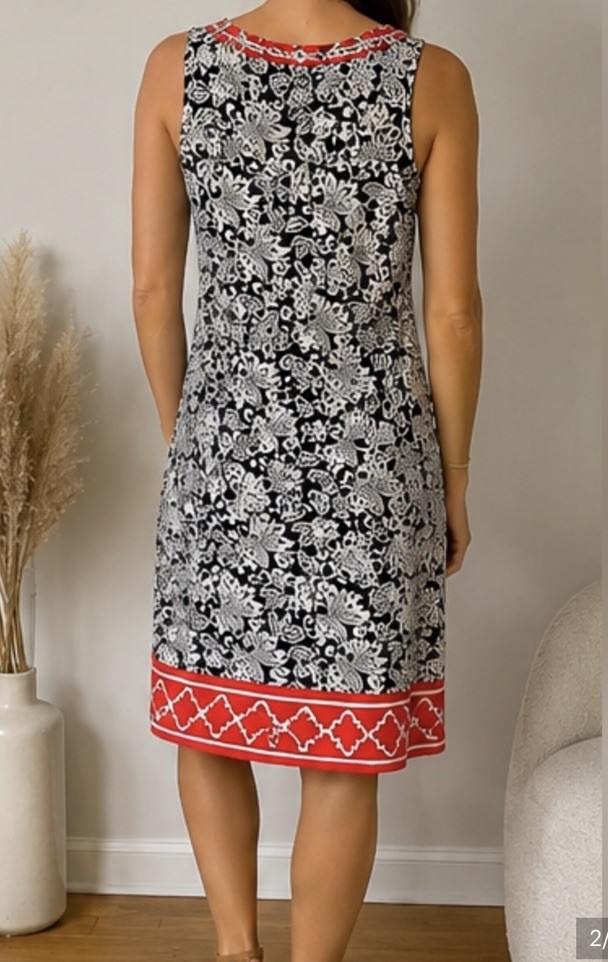 Max Studio Black & White Floral Shift Dress with Red Accents, size medium