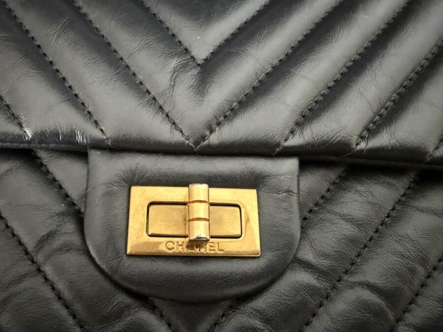 Auth 16A Black CHANEL 2.55 Chevron Reissue 226 Double Flap Calf Handbag GHW