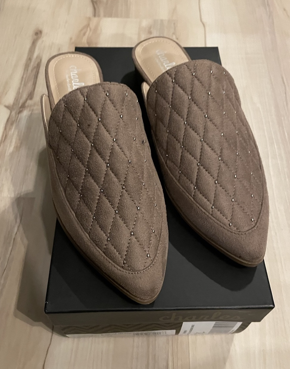 Charles By Charles David Este Flats Size 7 Taupe Quilted Microsuede Mule $139