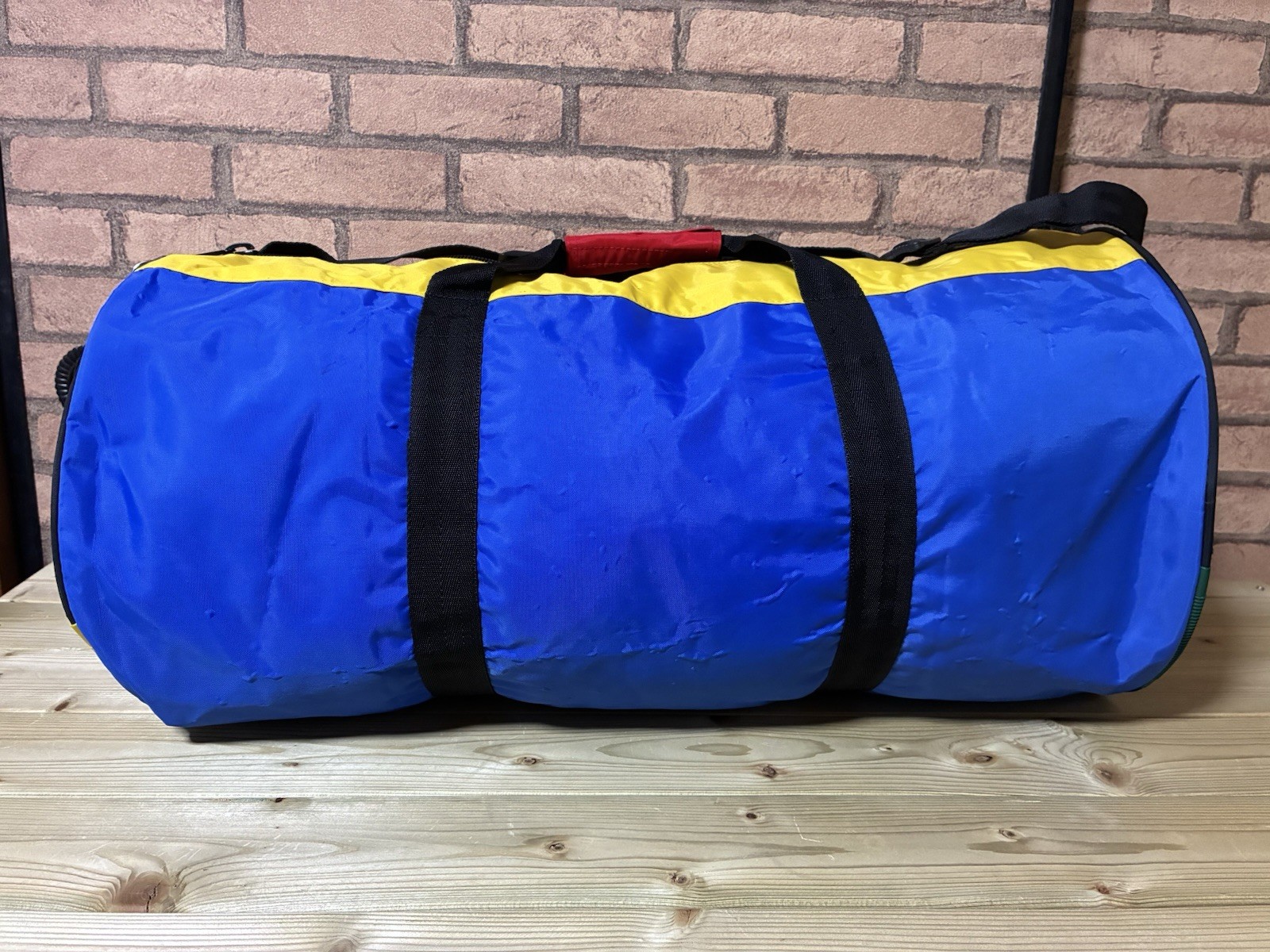 Benetton Formula 1 Racing Team Mobil Duffel Bag Vintage Size 24.8 x 13 x 12.6 in