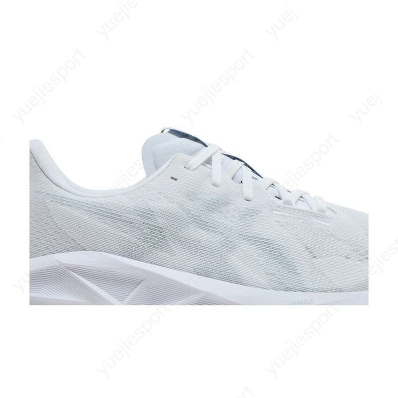 ASICS Novablast 5 White Piedmont Grey 1011B974-100