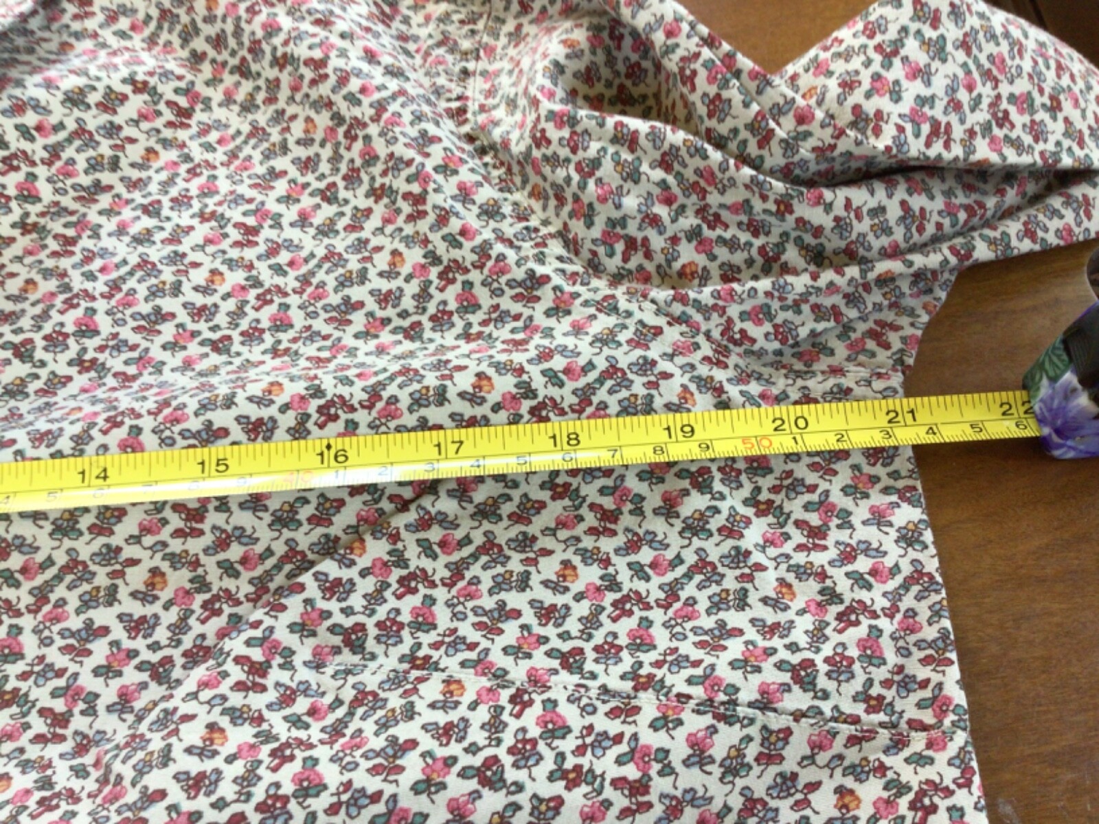Vintage Liz Claiborne Blouse Medium Snap Front Lg Sleeves Tan Red Green Print
