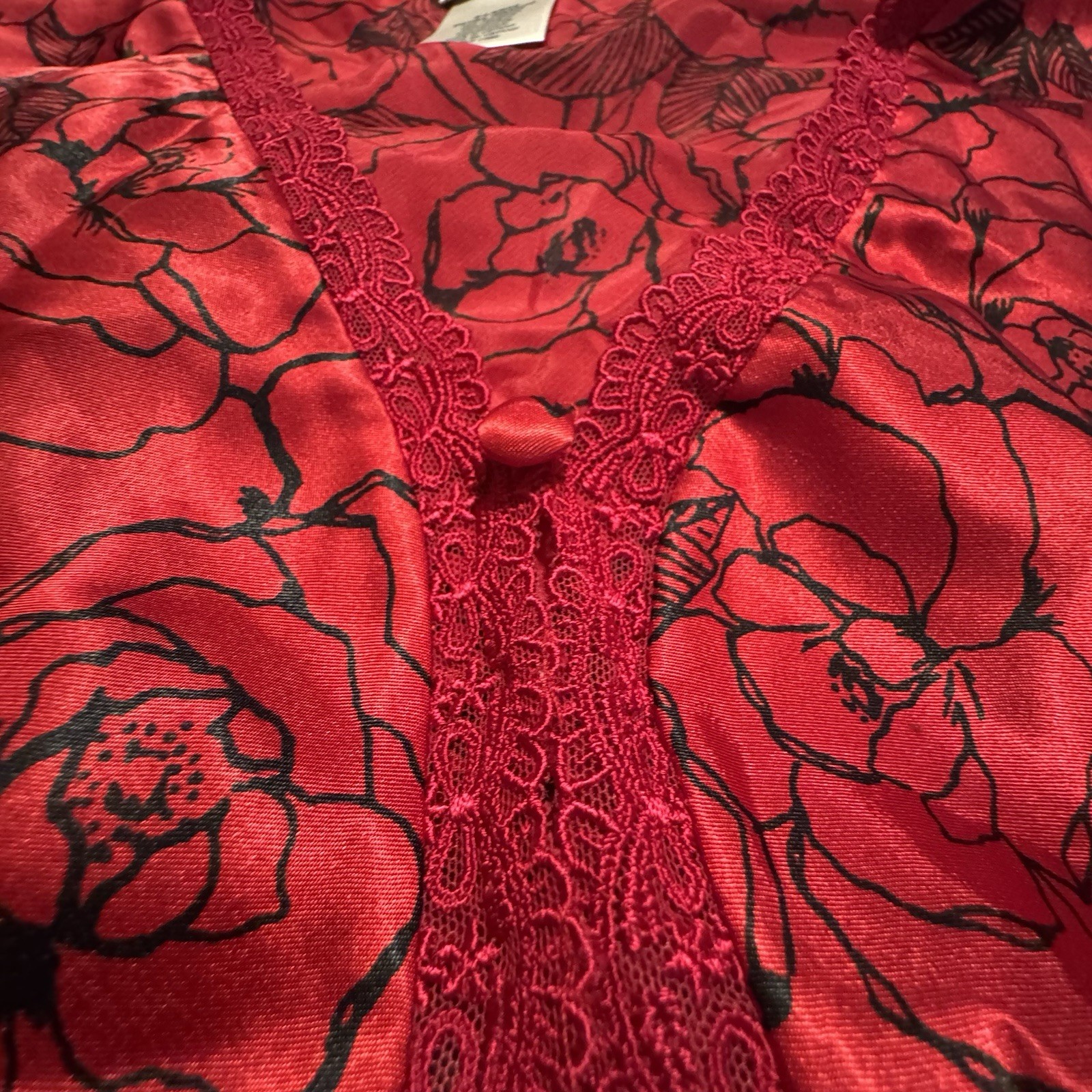 Delicates Soft Slinky Satin Sleep Shirt Nightgown Sexy XL XXL Vamp Romantic Plus