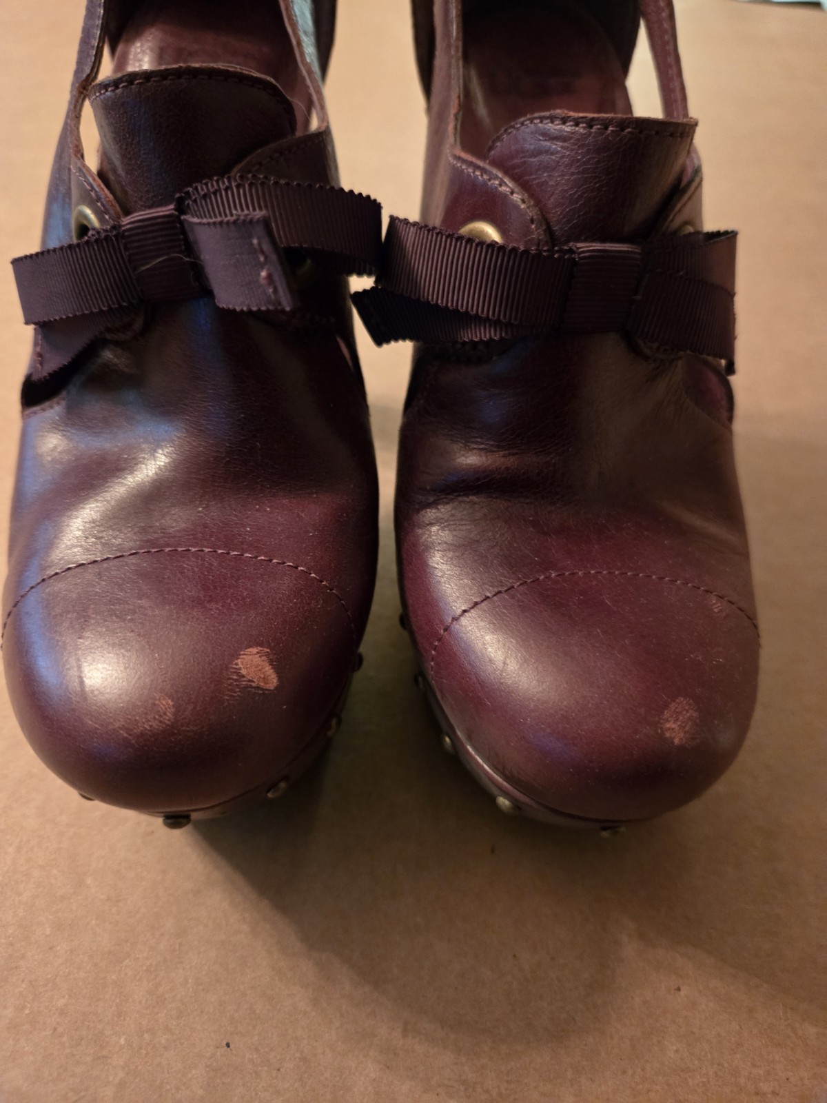 Vintage 2000s Ugg Studded Clogs Maroon Red Burgundy Womens Size 6.5 Leather