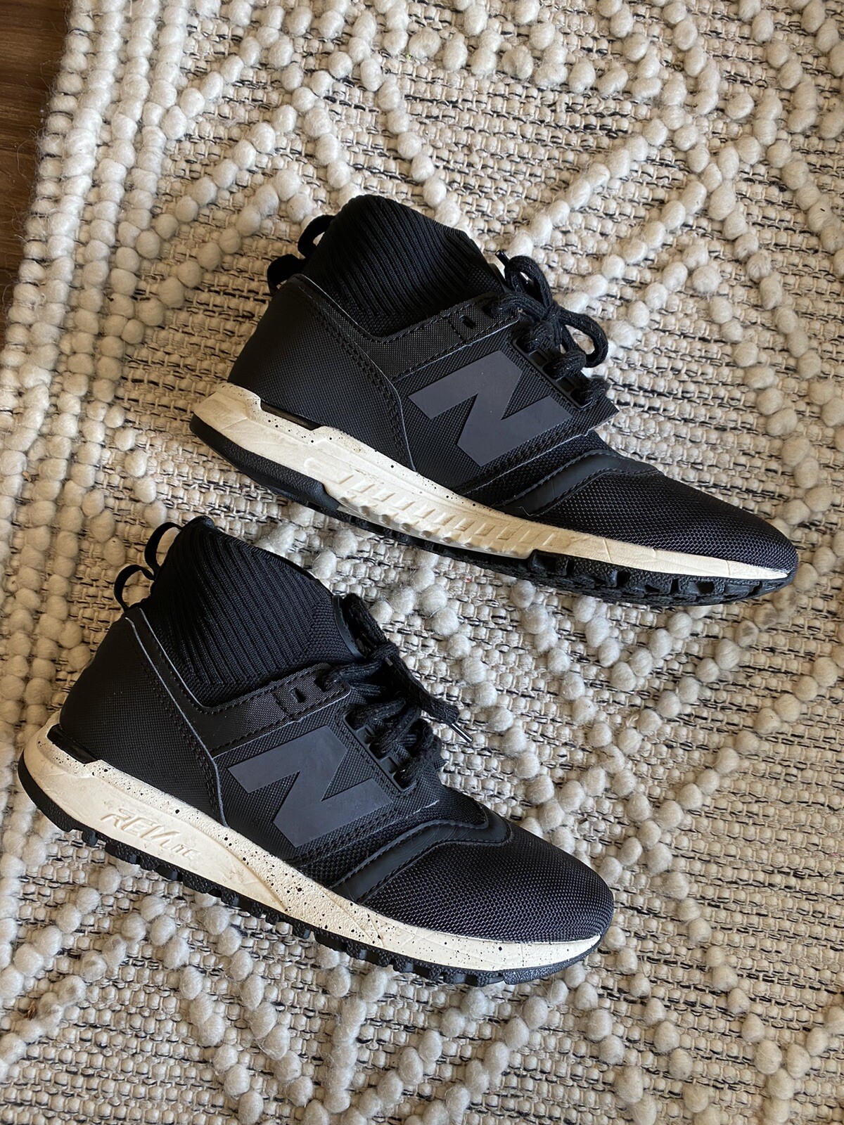 New Balance 247 mens 7.5