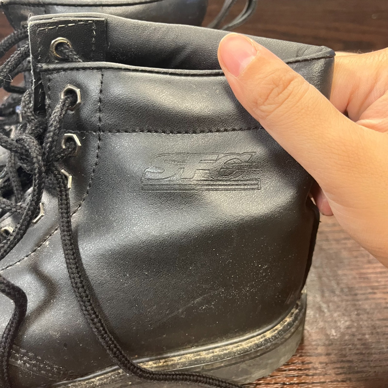 Shoes For Crews Men’s 8081 Work Boots Size 9 Black Leather Slip Resistant Safety