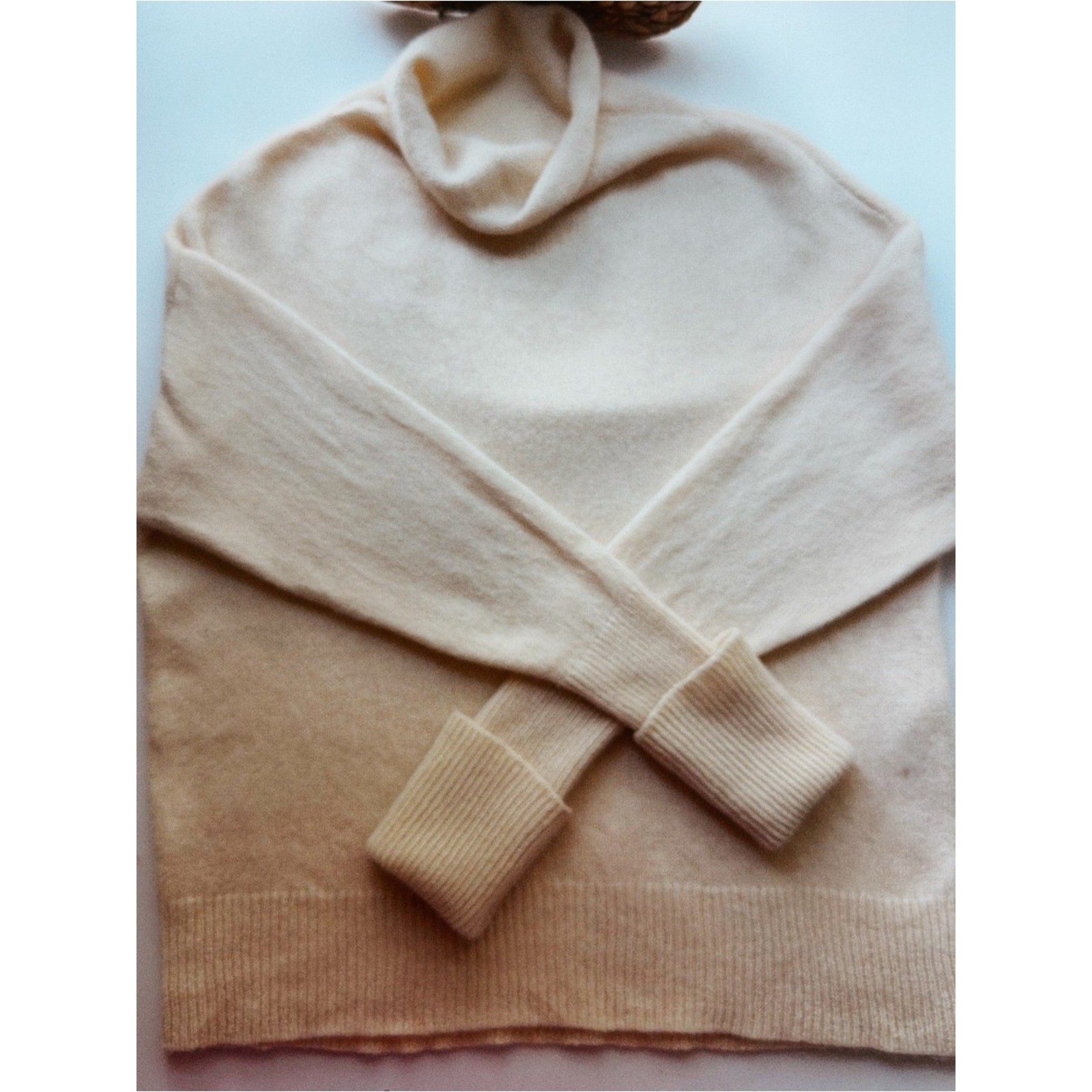 🤍🍦 Wilfred 100% Cashmere • Ivory Vanilla Bean Gelato Turtleneck 🍦🤍