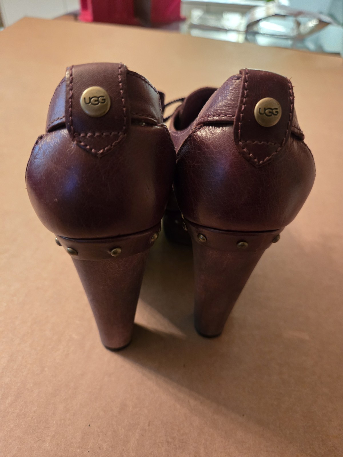 Vintage 2000s Ugg Studded Clogs Maroon Red Burgundy Womens Size 6.5 Leather