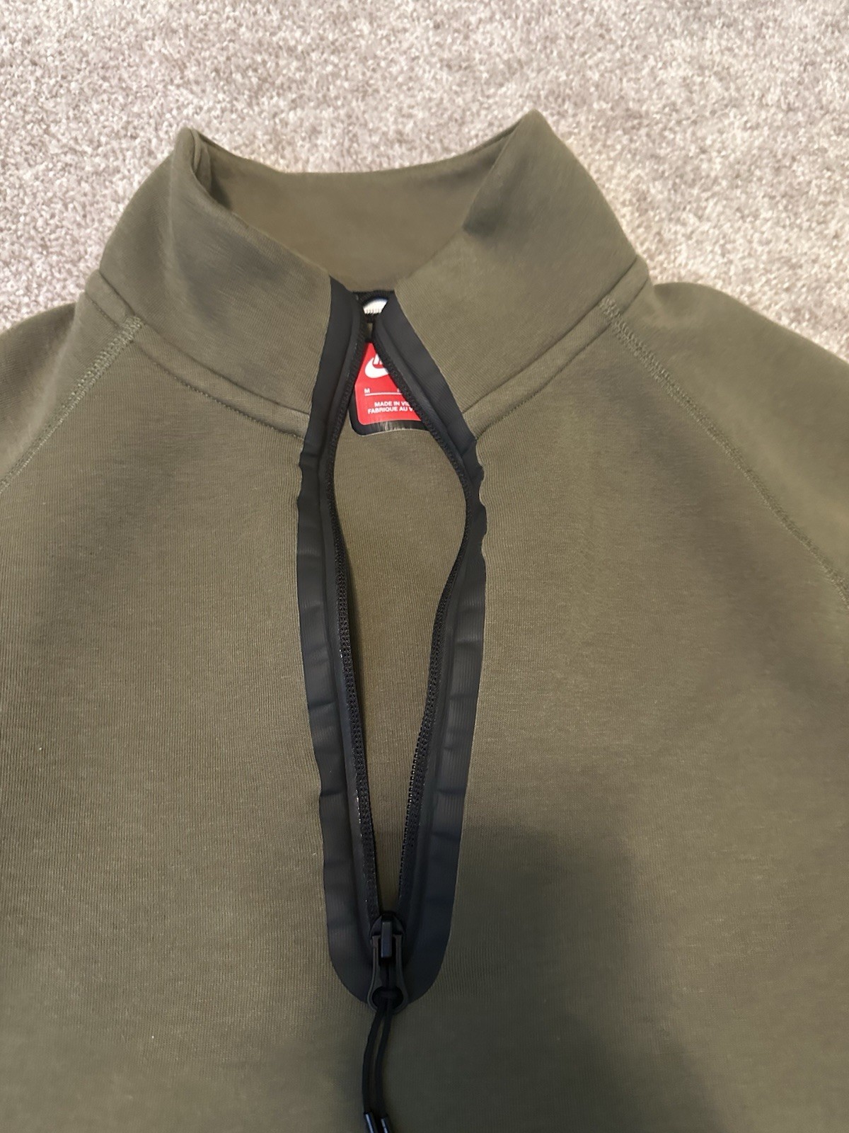 Size M Medium – Nike Sportswear Tech Fleece Half Zip- Olive Green