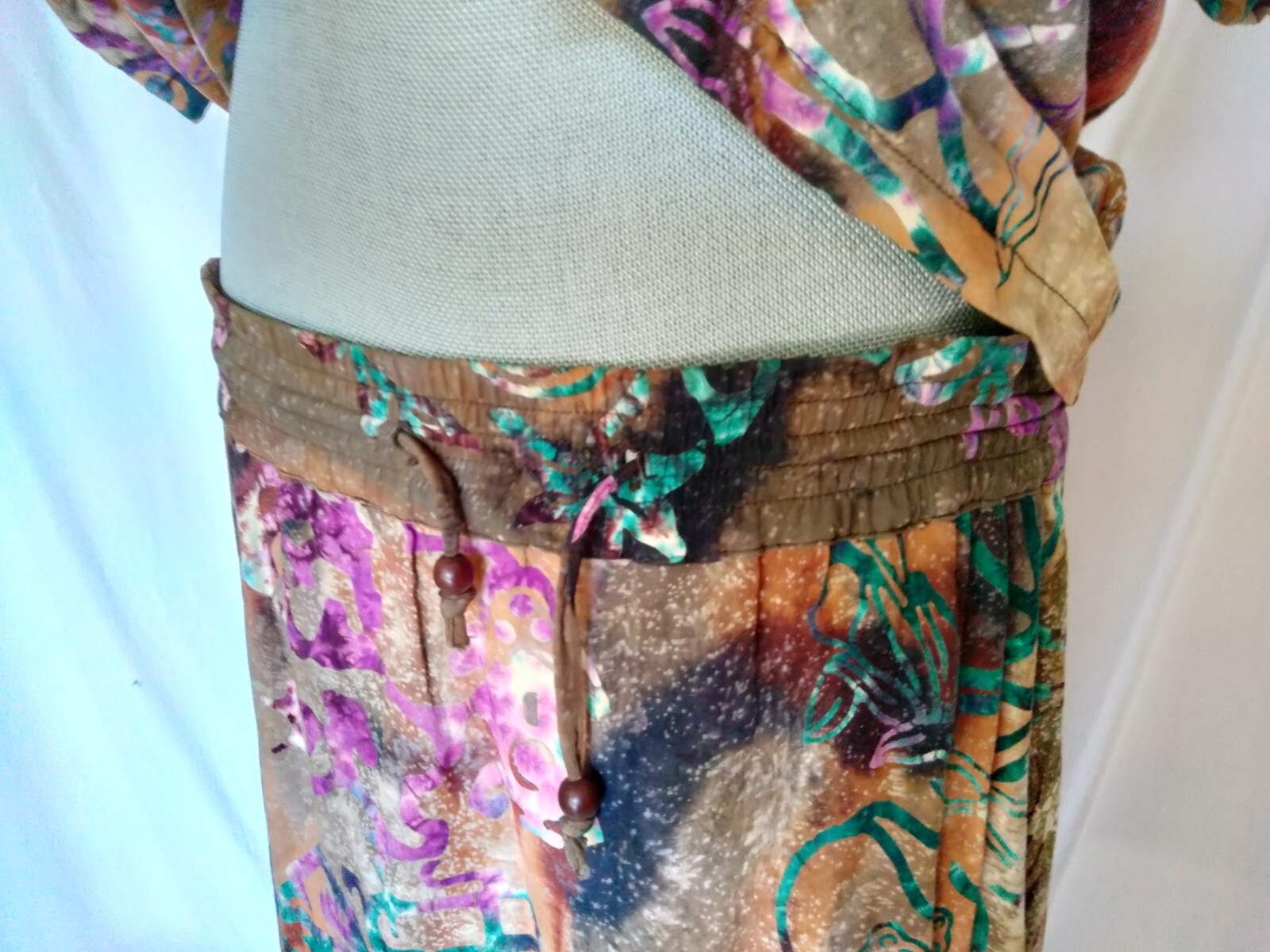 Globe Trotter Boho Hippie Artsy Short Sleeve Skirt Set With Shiny Line Design 1X