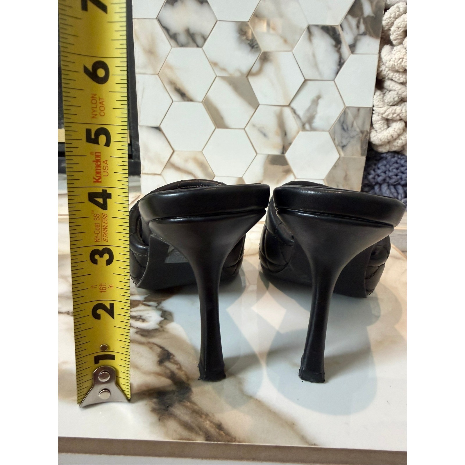 Mackin-J Quilted Slide Sandals Womens 9 Black Square Toe Stiletto Mules 225-28