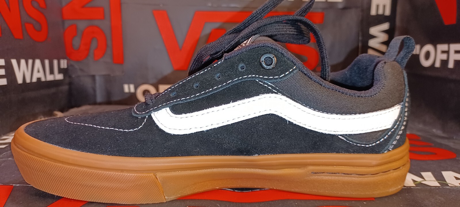 Vans Berle Pro Black/Gum White Men’s 6.5/Women’s 8 Extra Laces [VN0A2XSGB9M]