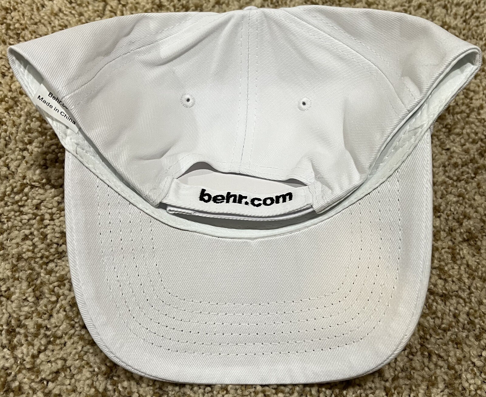 BEHR ADJUSTABLE STRAPBACK BASEBALL CAP / HAT, WHITE.