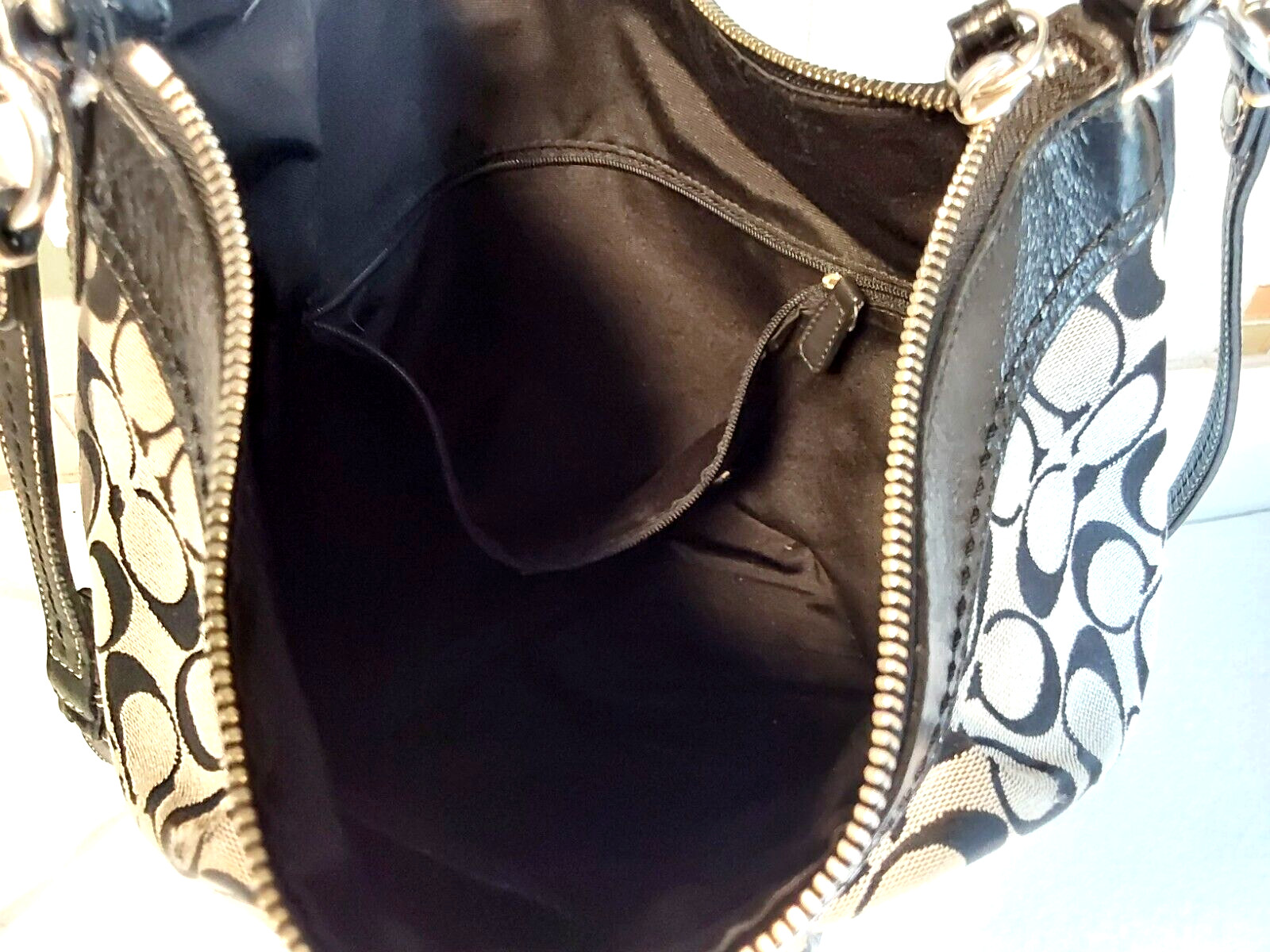 Coach Soho Black Gray Jacquard Crossbody Shoulder Purse HandBag 14″W11″H4″D Read