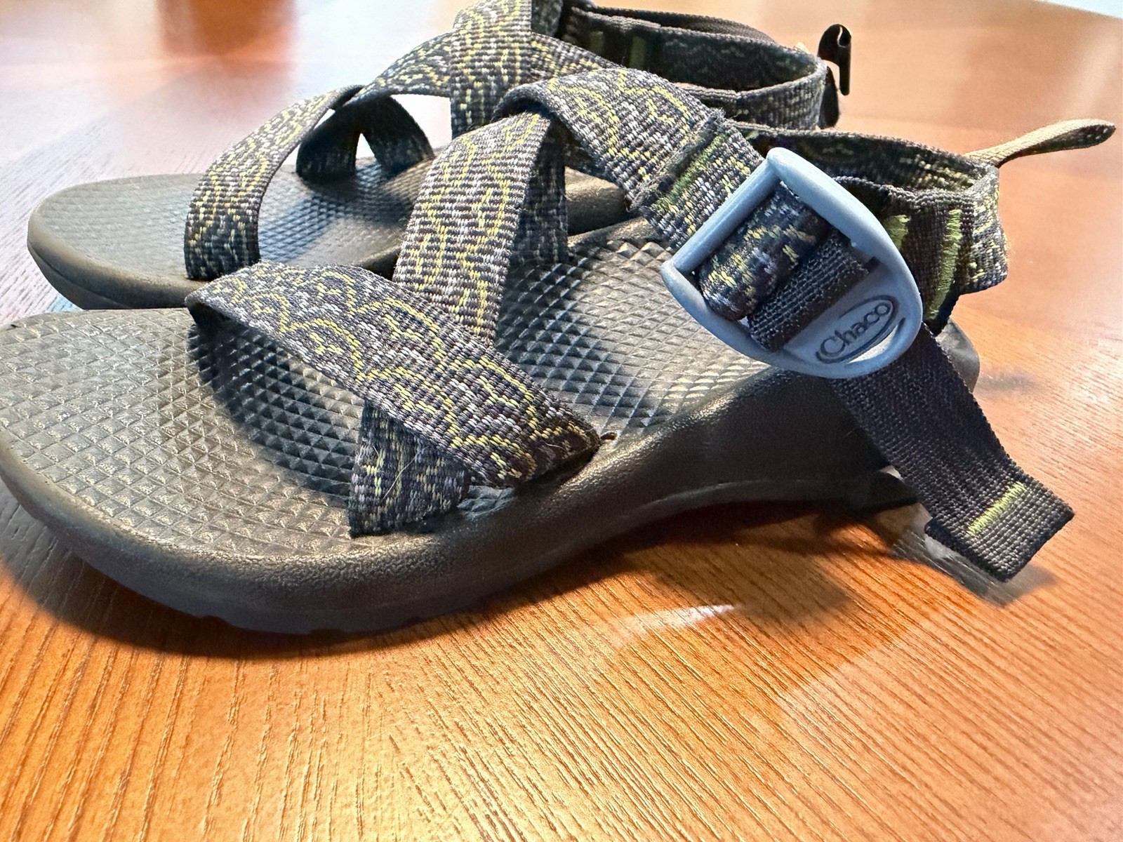 Chaco Unisex Kids Strappy Sport Sandals US 1 Black/Blue/Green Buckle Open Toe