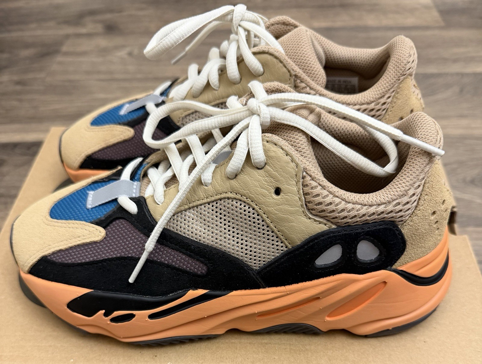 Adidas Yeezy Boost 700 Enflame Amber GW0297 Men’s Size 5 EUC With Box