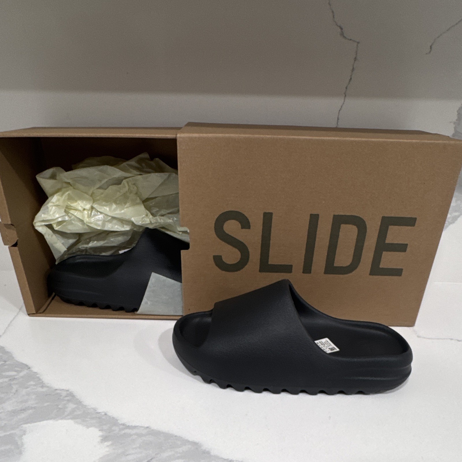 adidas Yeezy Slide Onyx Black Men’s Slip-On Sandals US 8 HQ6448