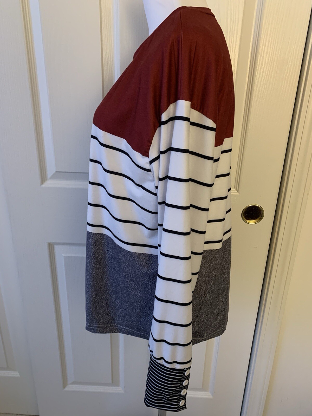 PRETTY STRIPED POLYESTER SPANDEX BLEND LONG SLEEVE TOP – SIZE L
