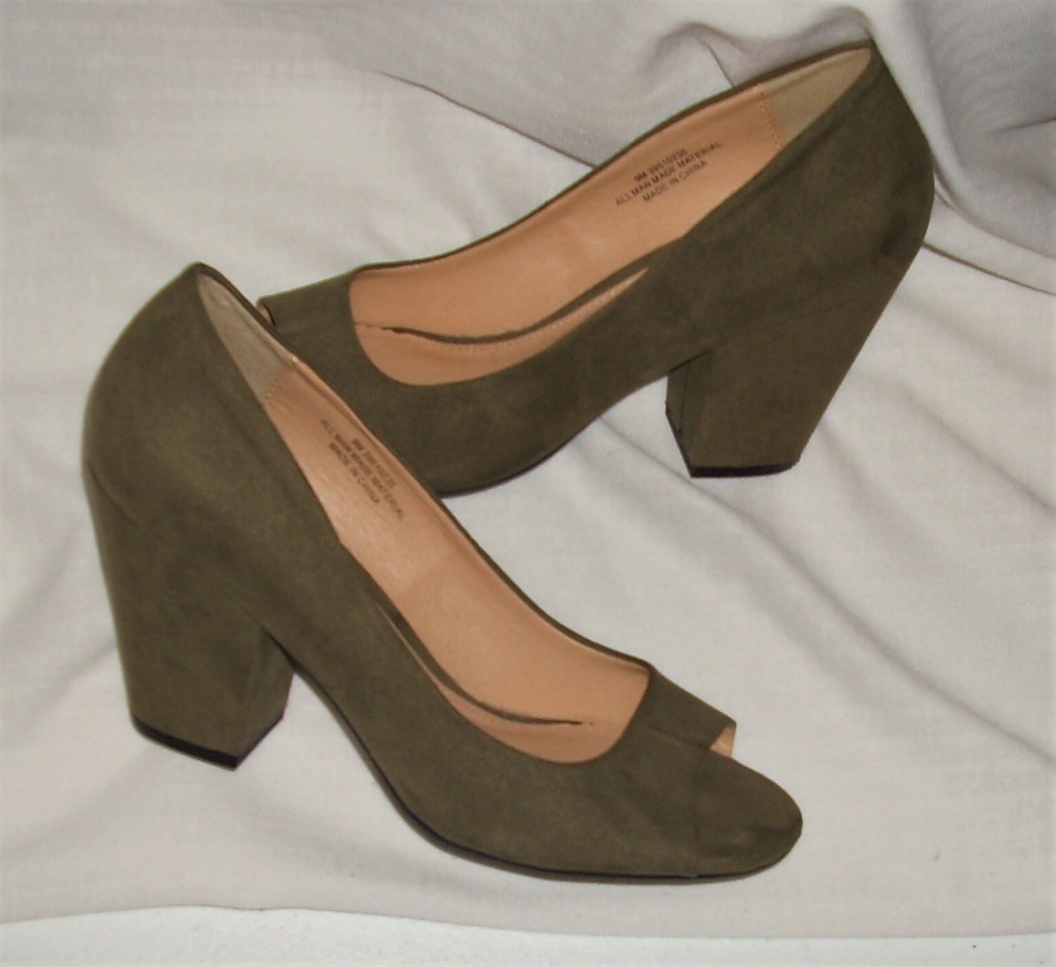 Cato Fatigue Green Faux Suede Peep Toe 3.5″ Block Heel Pumps Women’s Size 9 M,