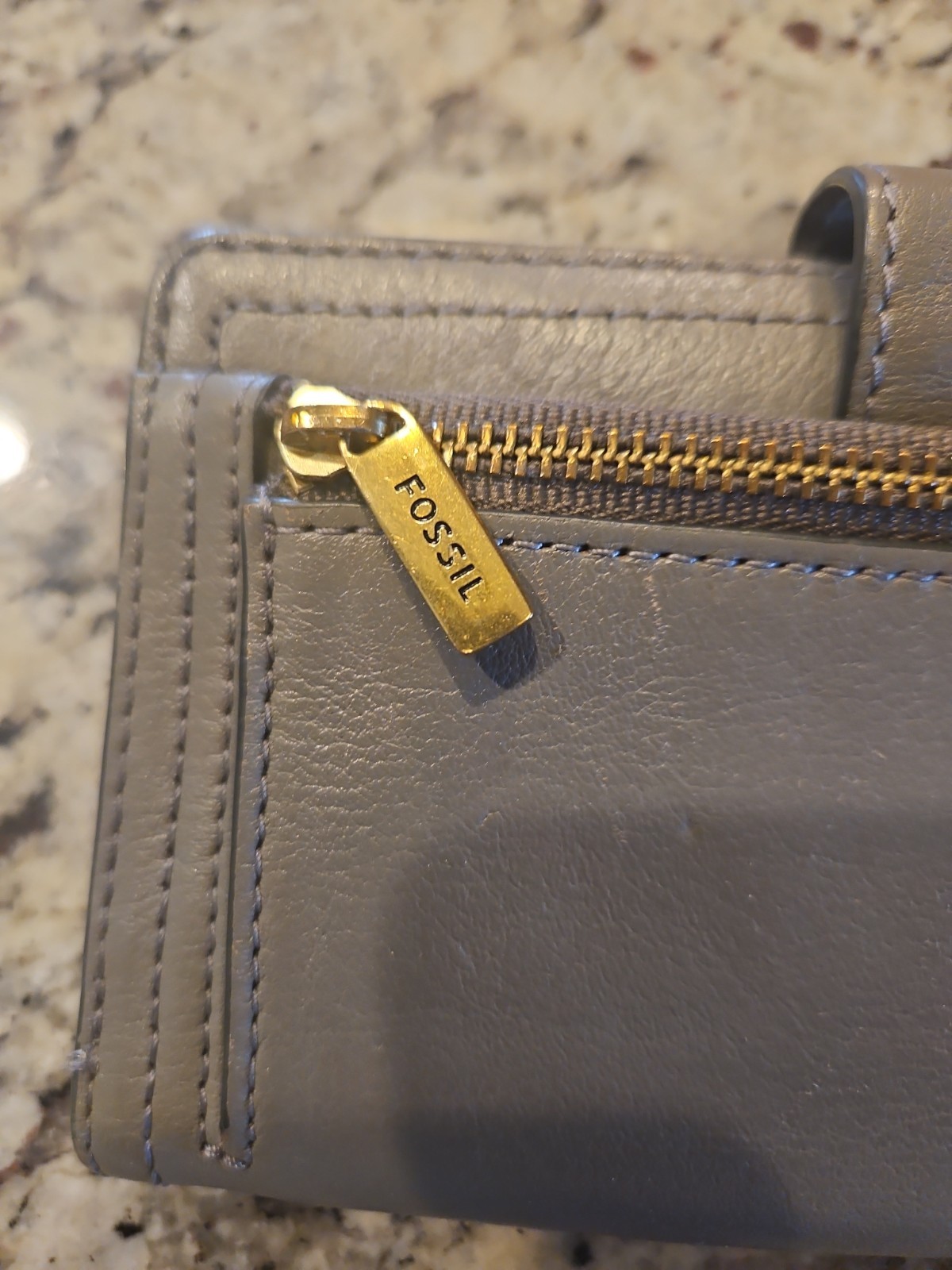 Fossil Gray Leather Bifold Wallet Clutch Card Organizer & Zip Pocket 4” x 6.75”