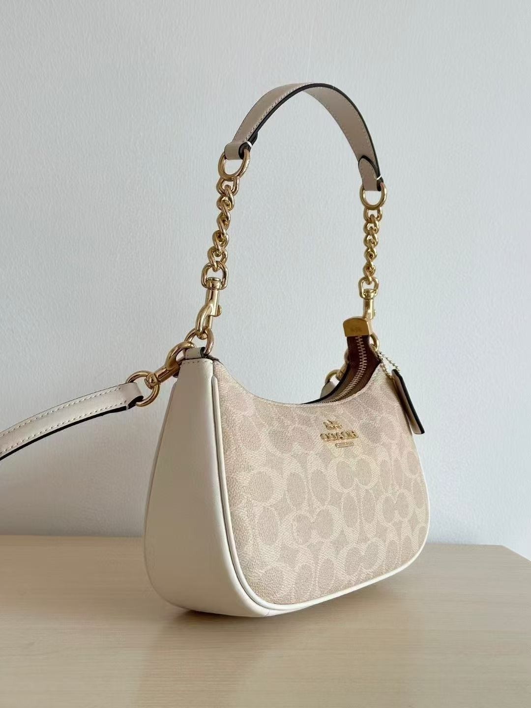 Coach NWT Teri Shoulder Bag In Signature Canvas CV933 Gold/Sand/Chalk!!