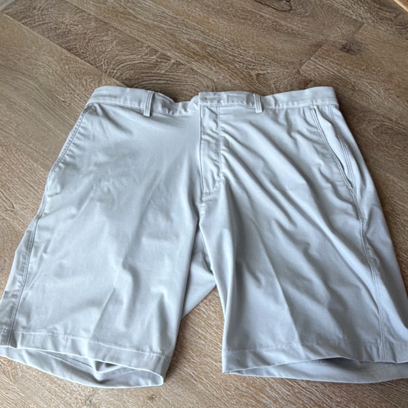 Greg Norman Men’s Gray Solid Flat Front Shorts w/ Pockets Logo, Machine Wash