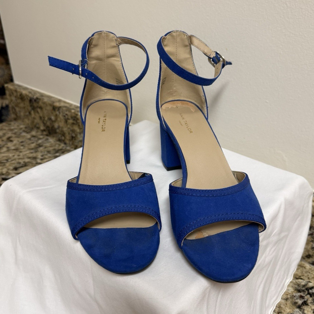 Ann Taylor Blue Suede Ankle Strap Open Toe Block Heel Buckle Sandals 8
