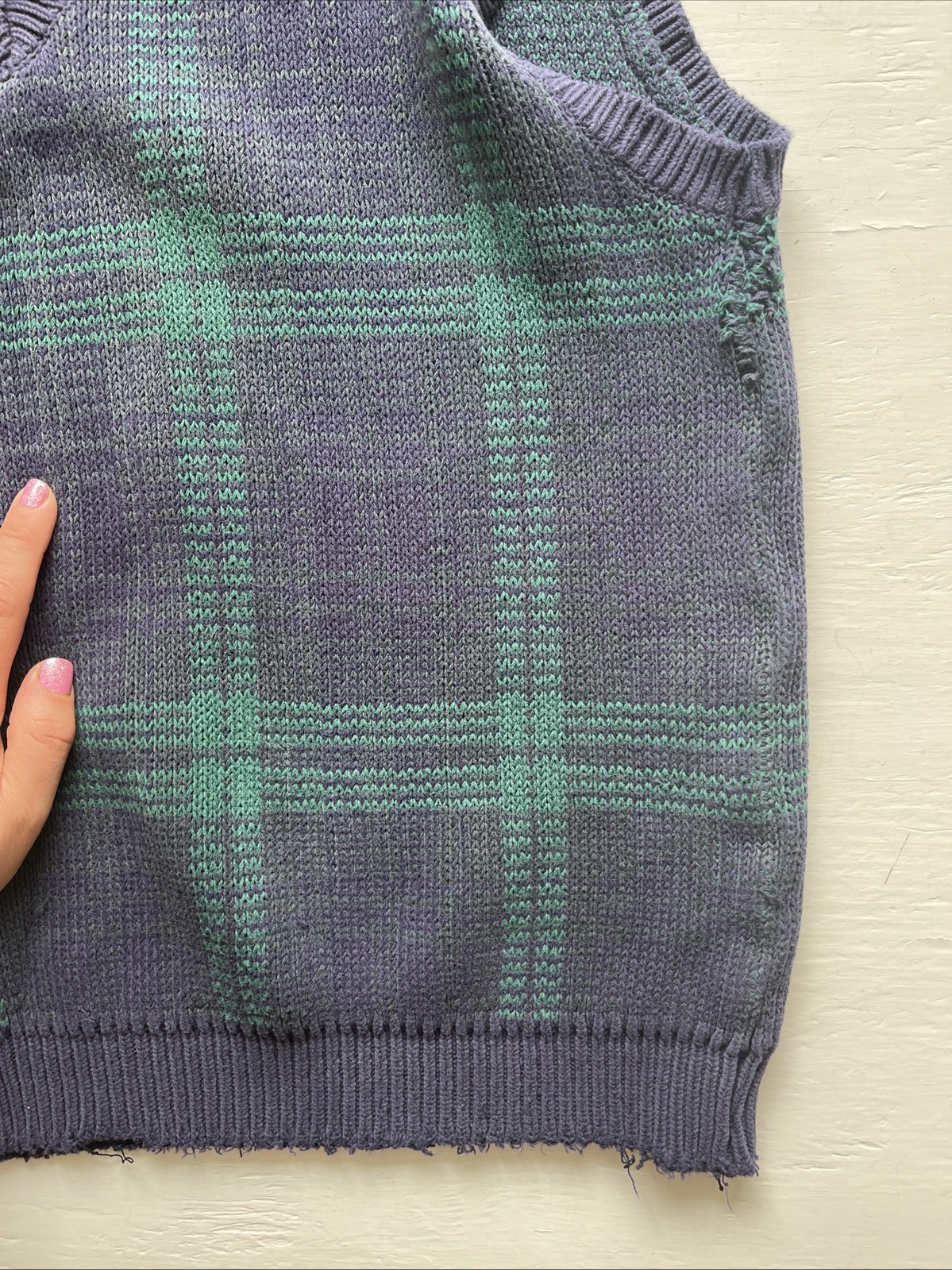 Vintage GAP Distressed Cotton Tartan Plaid Sweater Vest Pullover Men’s Small