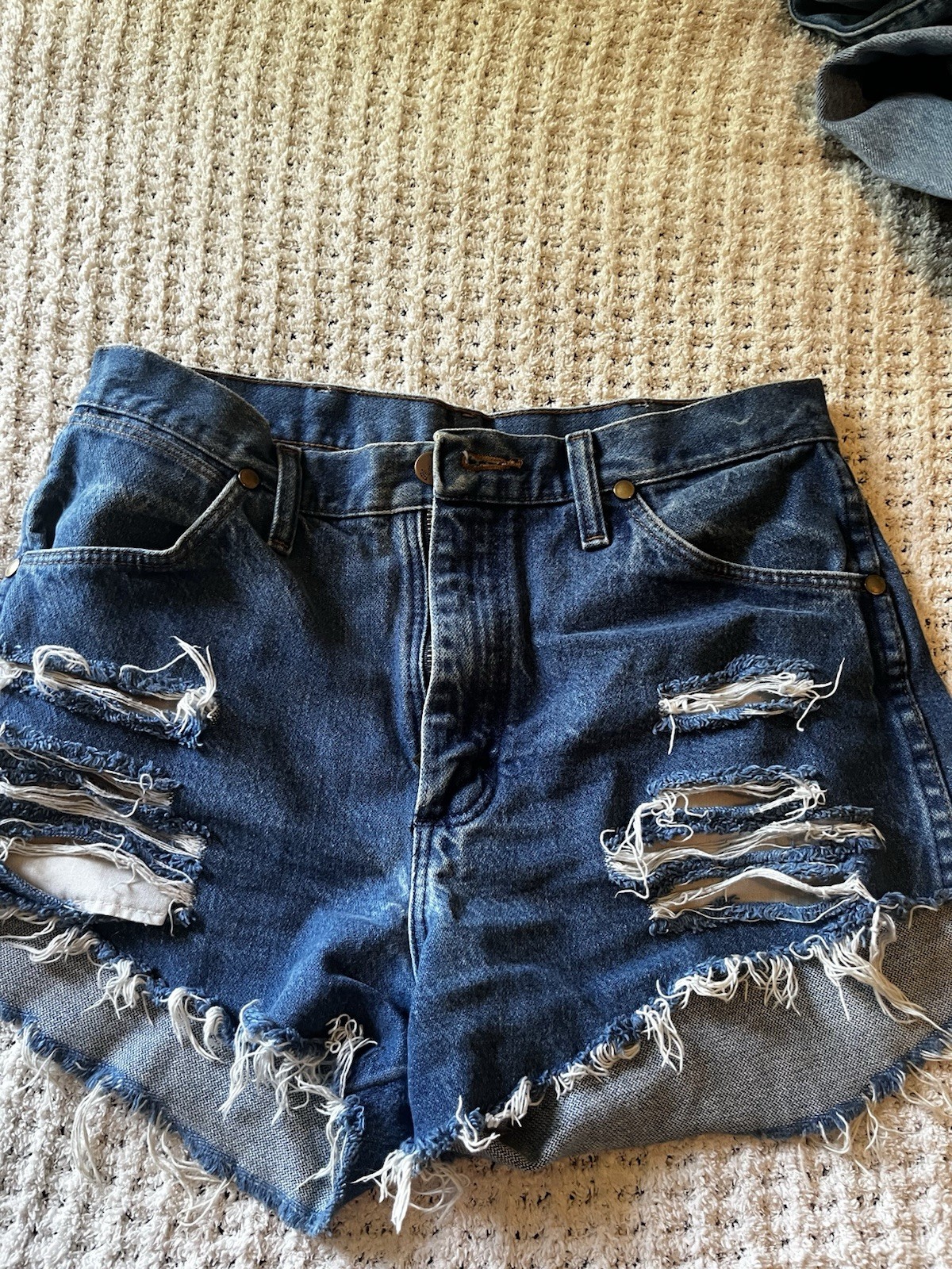 Wrangler Women’s Denim Cut Off Shorts High Rise 30×32 13MWZPW Blue