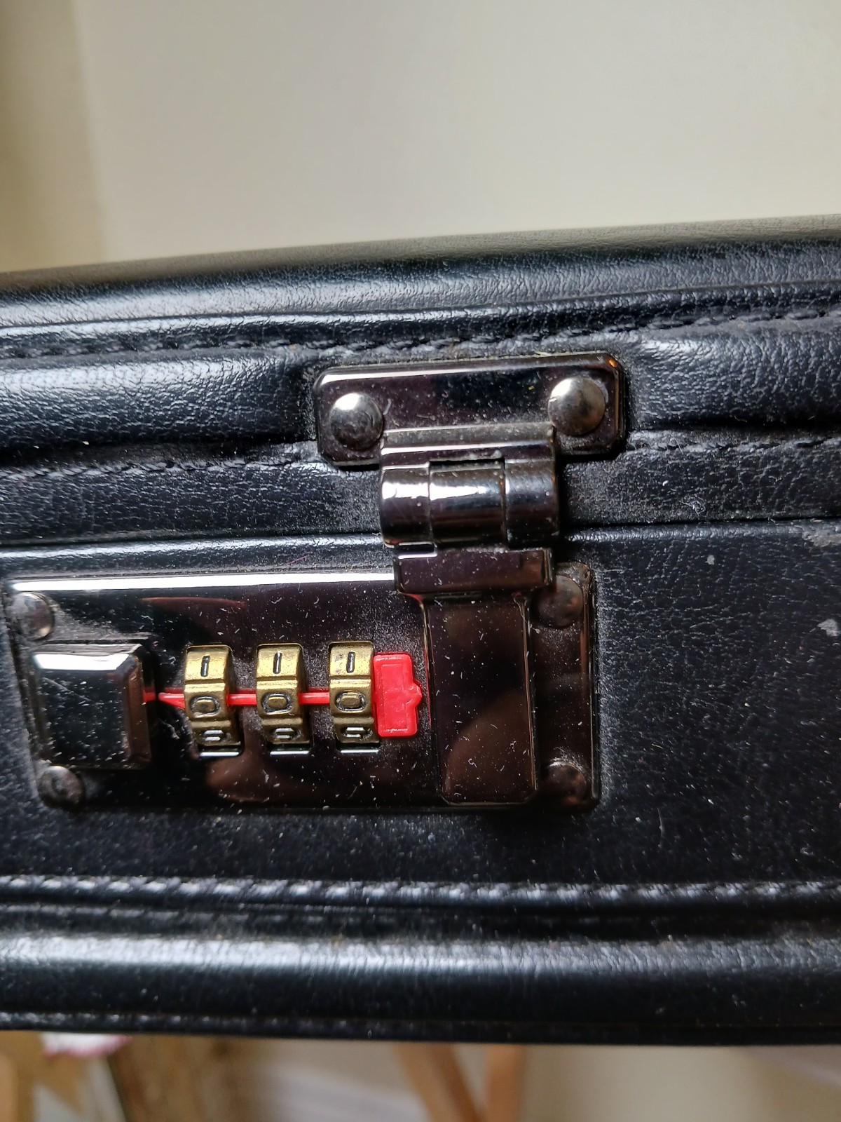 Samsonite Black Attaché Briefcase Combination Lock Organizer Top Handle Men