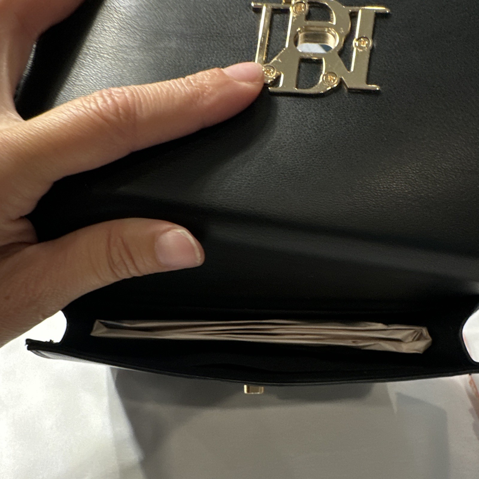 Badgley Mischka Black Small Crossbody Bag, Pearl & Gold Chain Strap Magnetic
