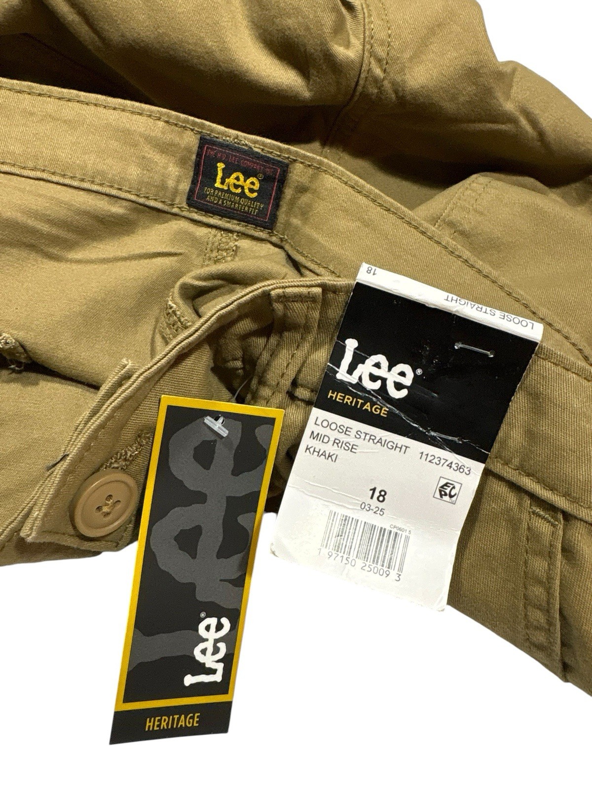 NWT Lee Women’s Khaki Cargo Capri Pants Size 18 Loose Fit Straight Leg Mid Rise