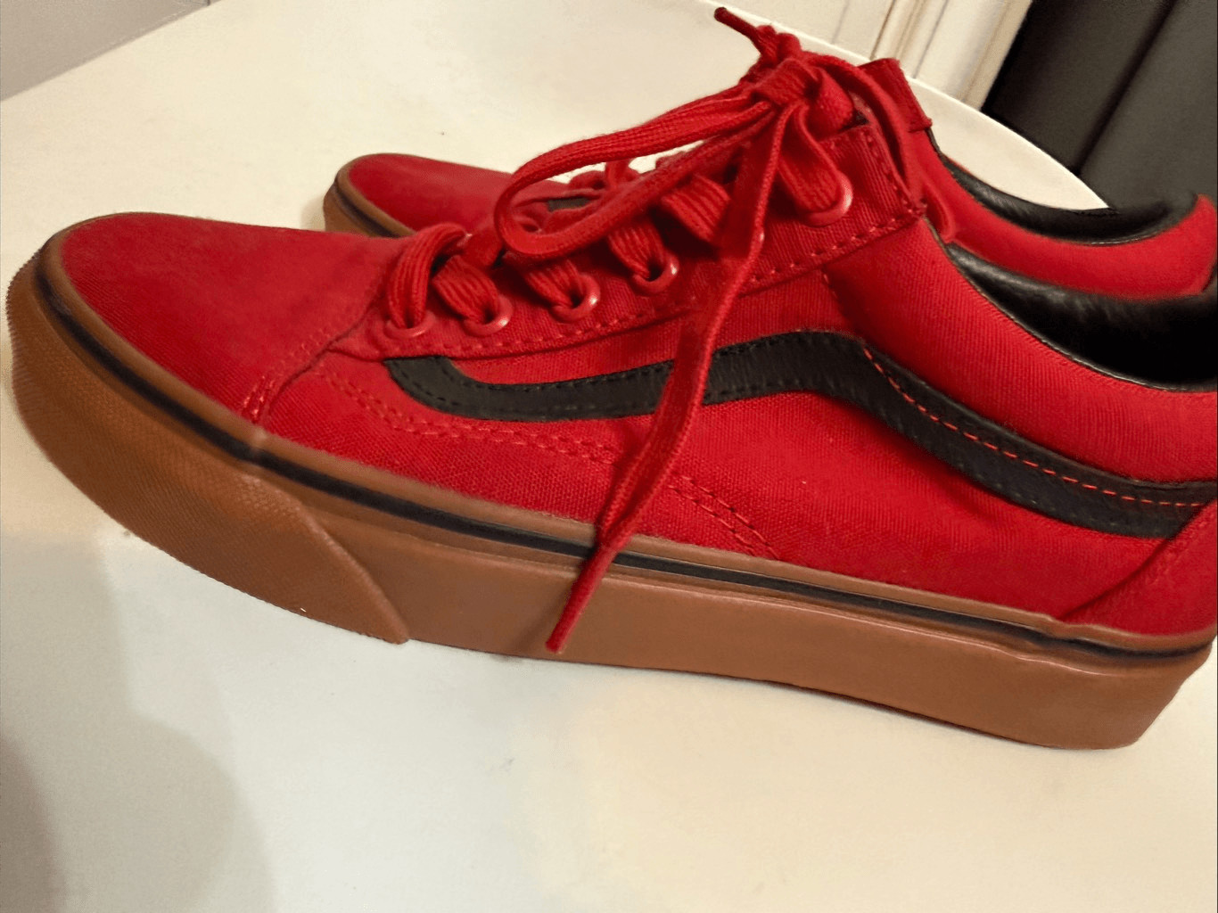 Vans Unisex Old Skool Skateboarding Canvas Sneakers Red Men 5.5/Women 7 NWOT