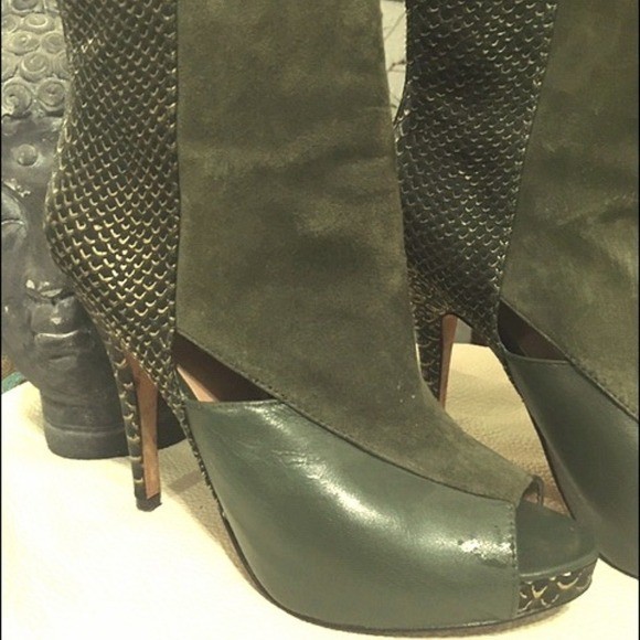 Charles David Designer Y2K leather Suede Snake embossed peep Toe Heels 6.5