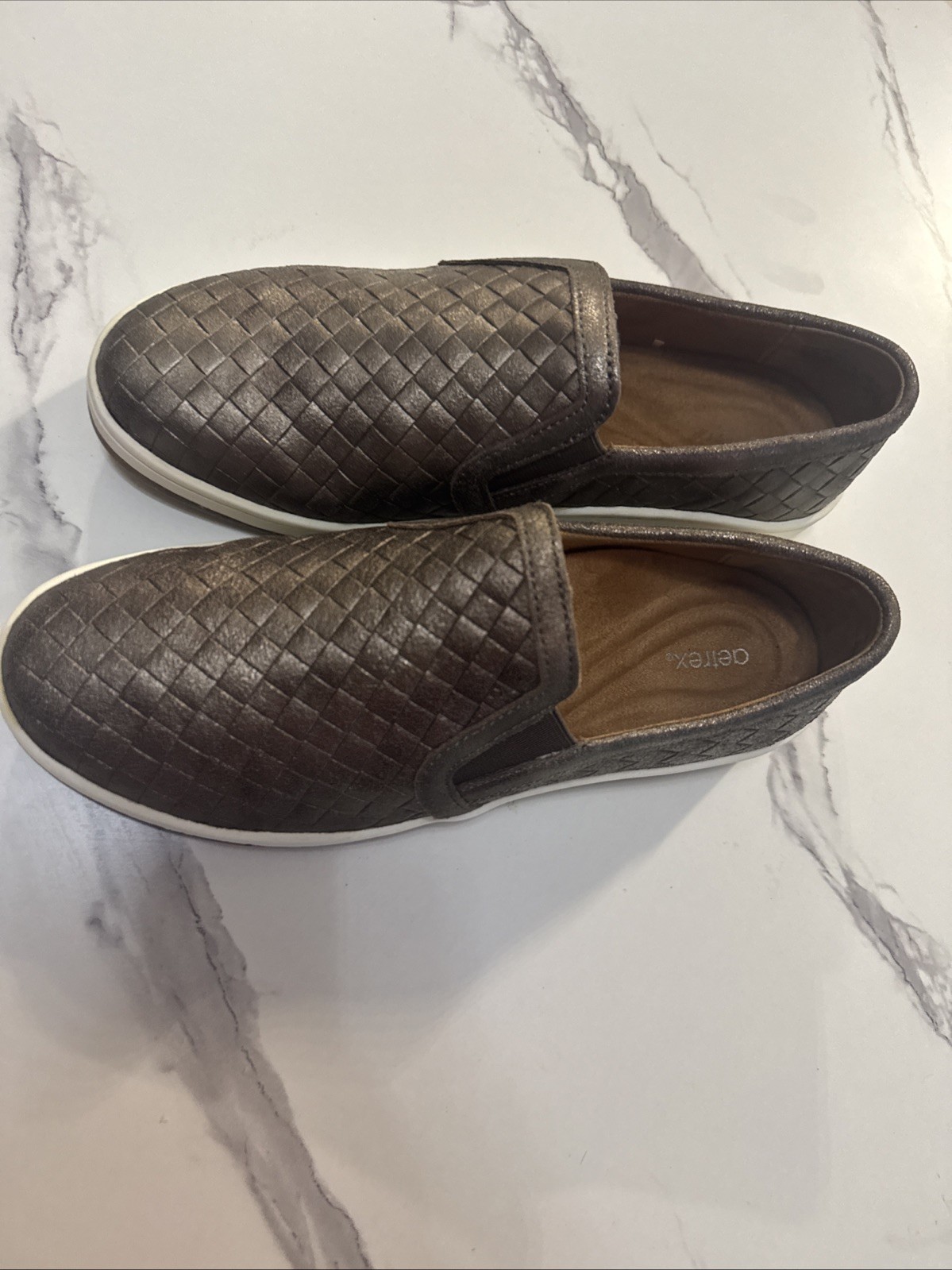 Aetrex Sneakers Women’s 7.5-8 Kenzie Bronze Brown Woven Leather Slip On