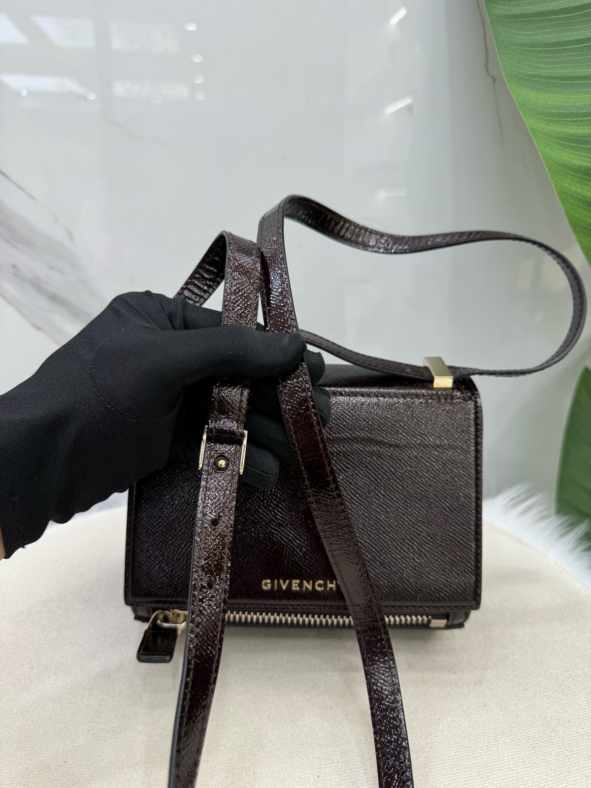 Givenchy Pre-Owned Authentic Crossbody Bag Burgundy 18x11x16cm