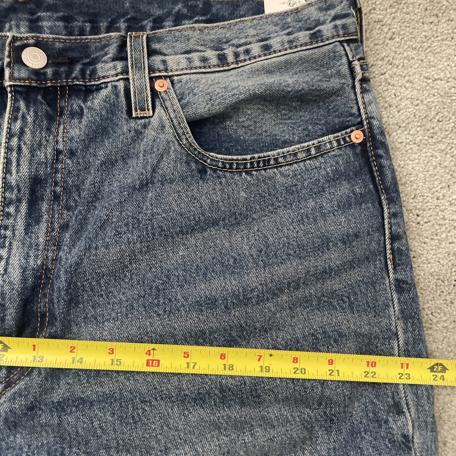 Levi’s Premium 568 Loose Straight Blue Jeans Men’s Measured Sz. 38-39X31 See Des