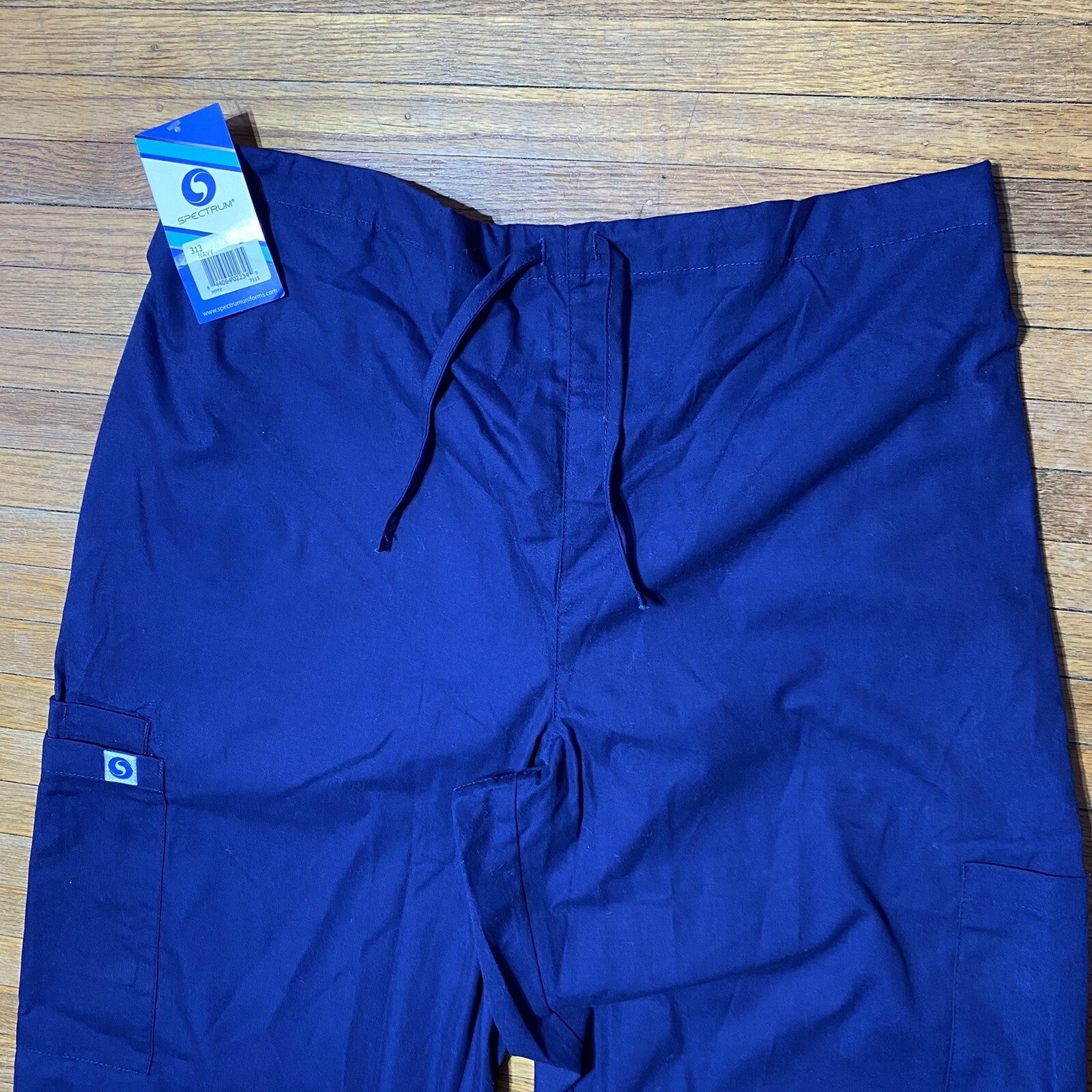 Spectrum Scrub Bottoms Size Large NEW WITH TAGS – Cargo Pocket Elastic Waist